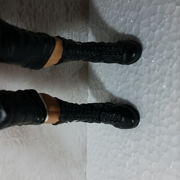 WWE 2010 Triple H, Action Figure - Picture 4 of 9